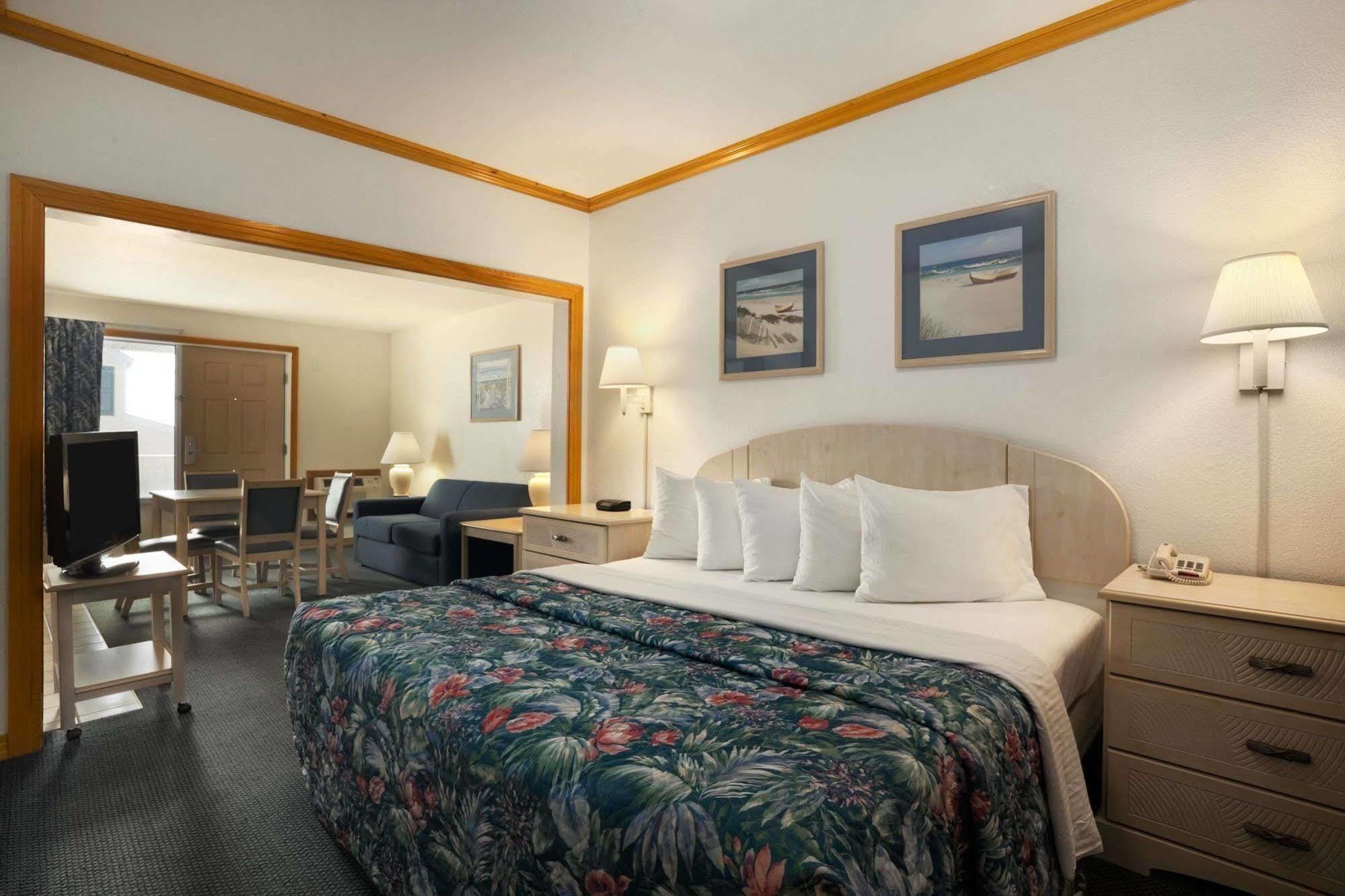 Days Inn By Wyndham Kill Devil Hills Oceanfront - Wilbur Exterior photo